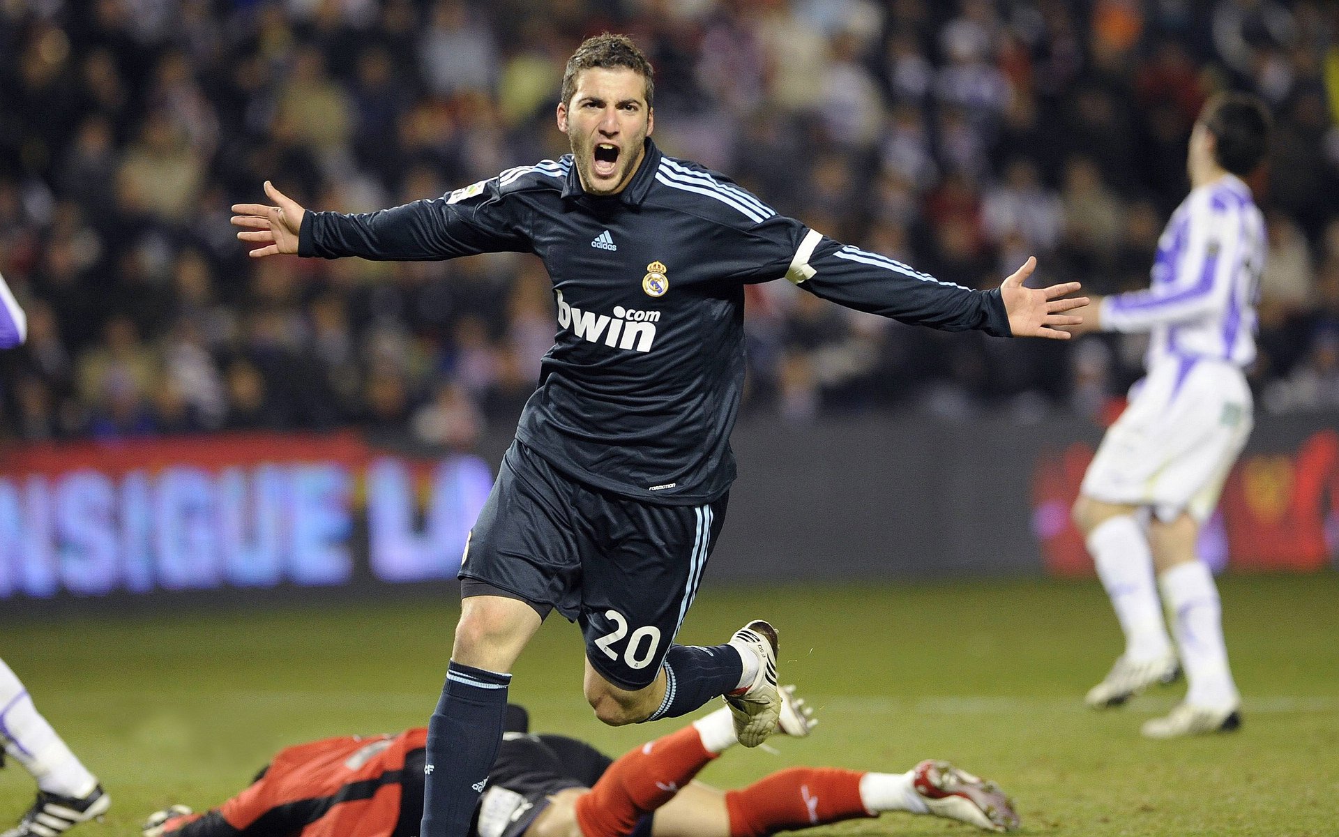 综合体育系“自媒体体育解说PK赛” 优胜者有望参与校赛转播